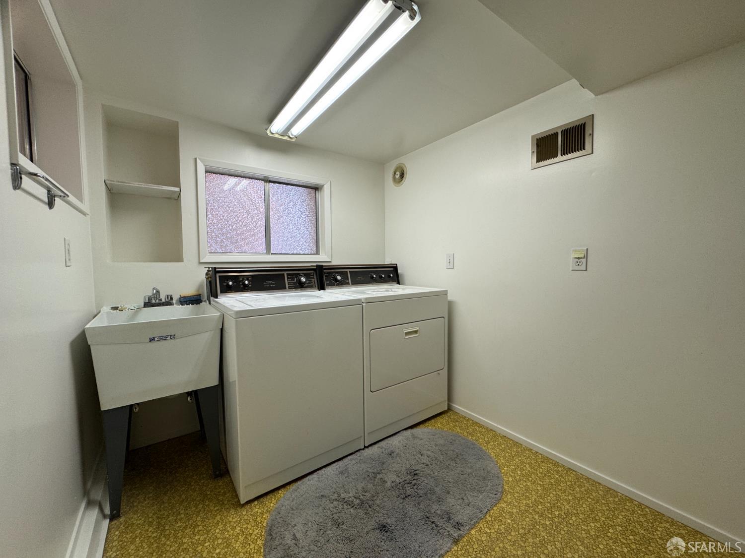 Detail Gallery Image 27 of 45 For 400 Holyoke St, San Francisco,  CA 94127 - 3 Beds | 2 Baths