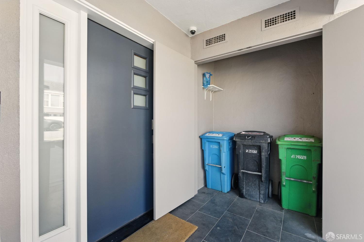 Detail Gallery Image 66 of 76 For 79 Meadowbrook Dr, San Francisco,  CA 94132 - 3 Beds | 2 Baths