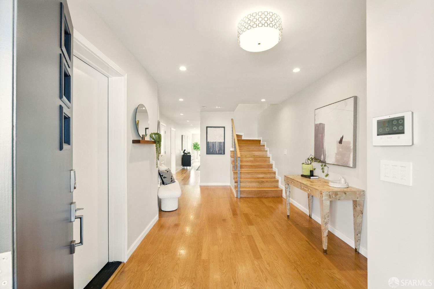 Detail Gallery Image 5 of 76 For 79 Meadowbrook Dr, San Francisco,  CA 94132 - 3 Beds | 2 Baths
