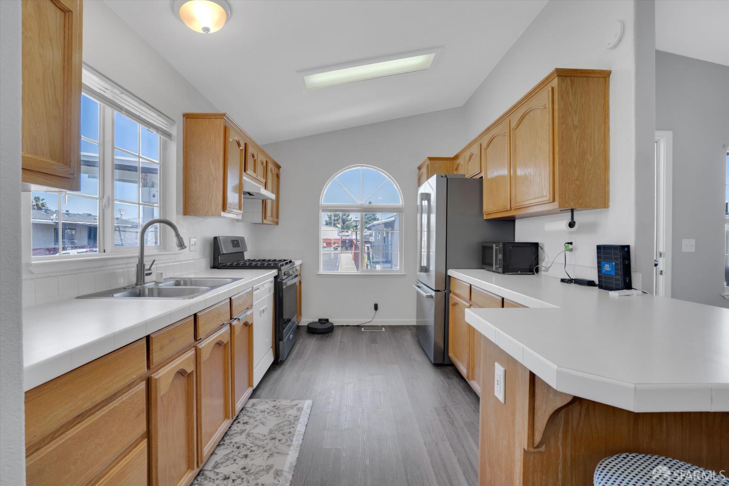 Detail Gallery Image 7 of 30 For 2240 Stillwell Dr, Hayward,  CA 94545 - 3 Beds | 2 Baths