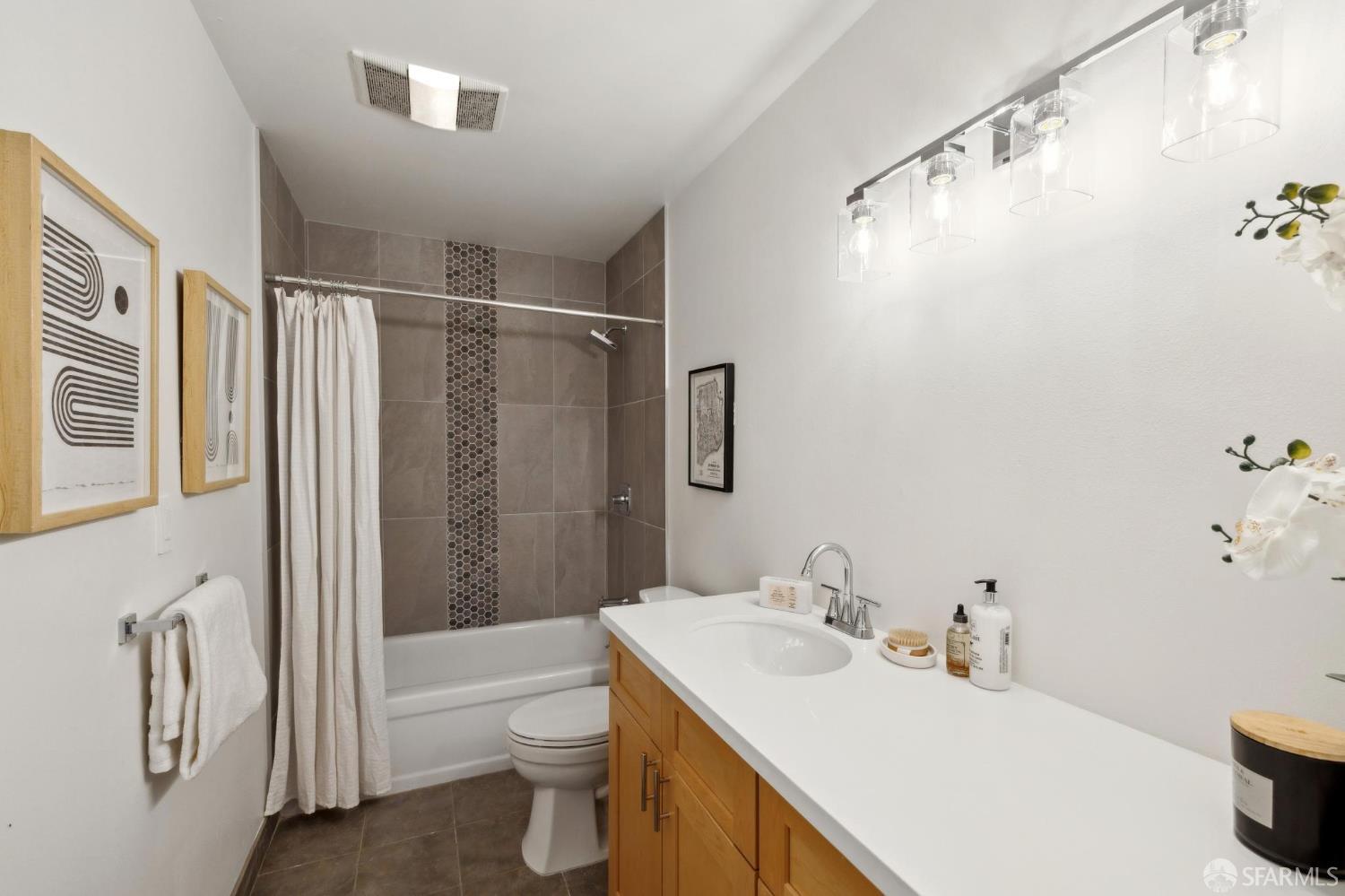 Detail Gallery Image 54 of 77 For 112 S Lake Merced Hls, San Francisco,  CA 94132 - 3 Beds | 2/1 Baths