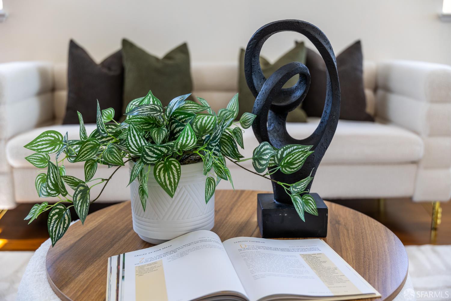Detail Gallery Image 26 of 58 For 3044 Whisperwave Cir, Redwood City,  CA 94065 - 4 Beds | 2/1 Baths