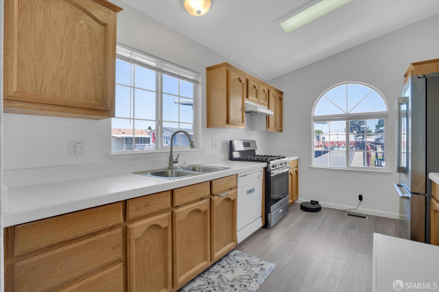Detail Gallery Image 8 of 30 For 2240 Stillwell Dr, Hayward,  CA 94545 - 3 Beds | 2 Baths