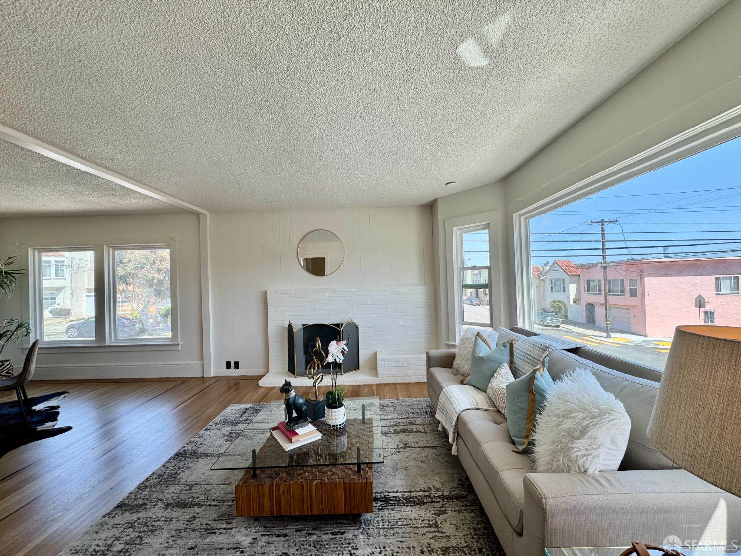 Detail Gallery Image 6 of 45 For 400 Holyoke St, San Francisco,  CA 94127 - 3 Beds | 2 Baths