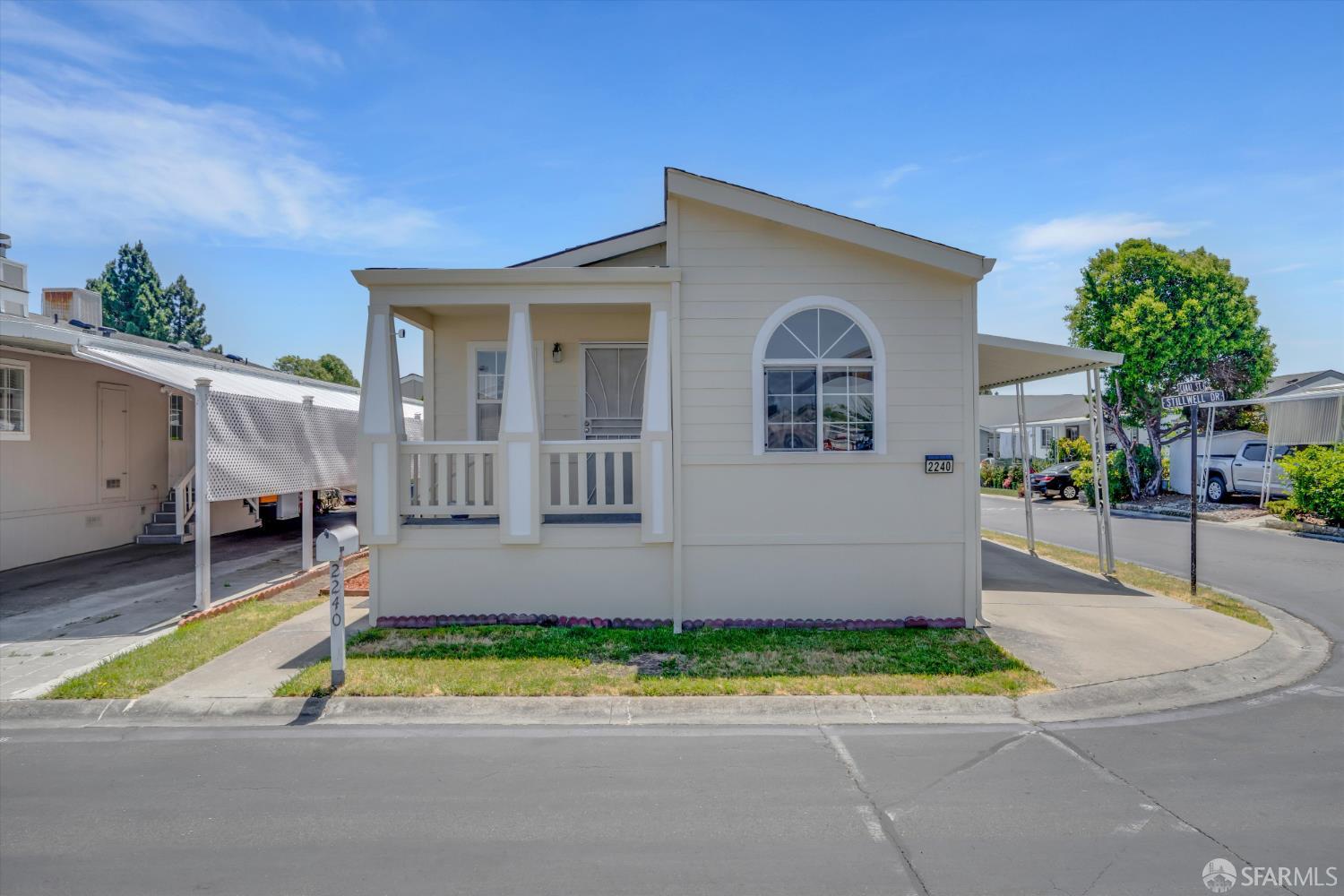 Detail Gallery Image 1 of 30 For 2240 Stillwell Dr, Hayward,  CA 94545 - 3 Beds | 2 Baths