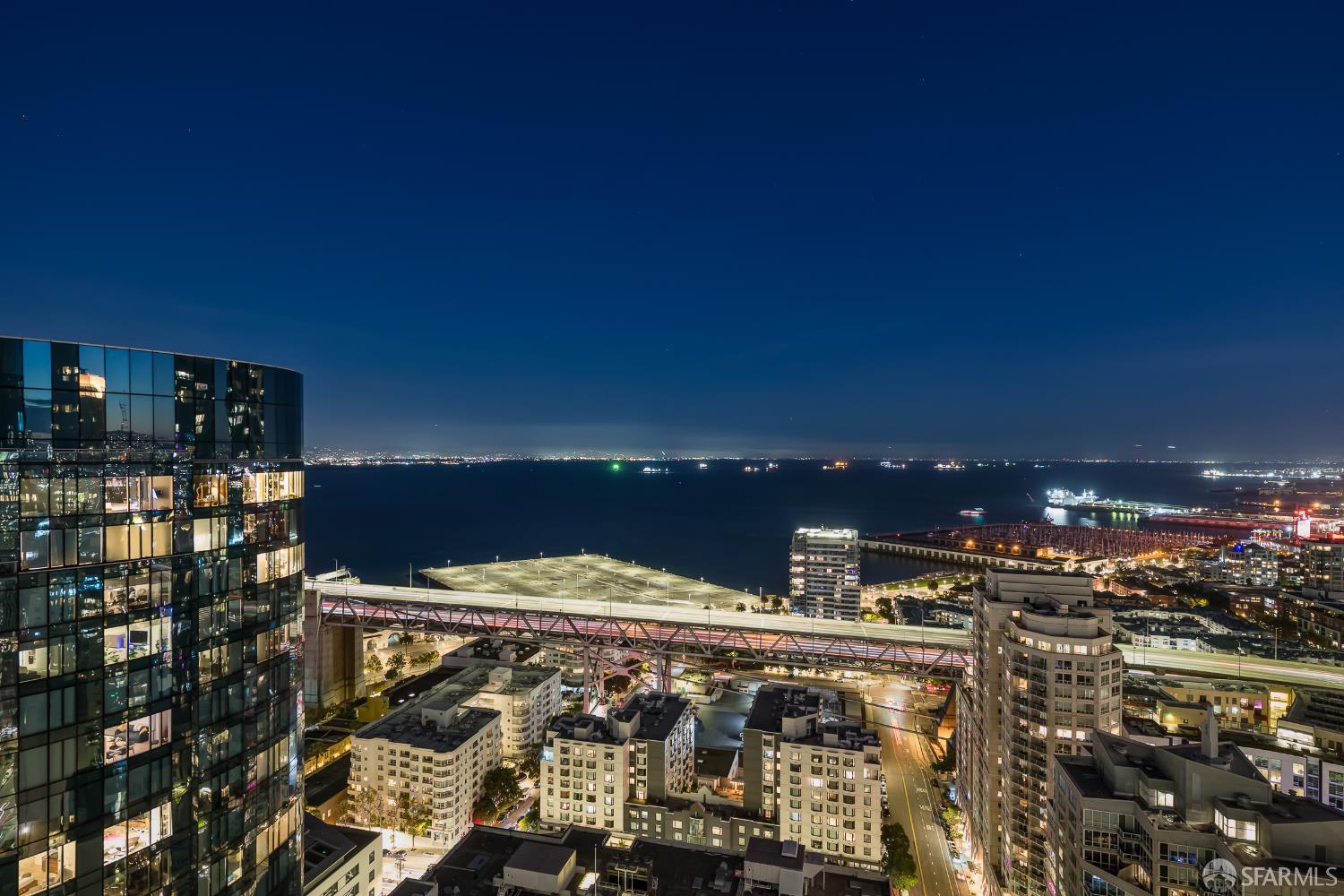 Detail Gallery Image 31 of 32 For 201 Folsom St 38e,  San Francisco,  CA 94105 - 3 Beds | 3 Baths