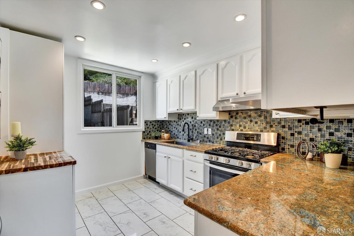 Detail Gallery Image 18 of 41 For 1675 Quint St, San Francisco,  CA 94124 - 3 Beds | 2 Baths