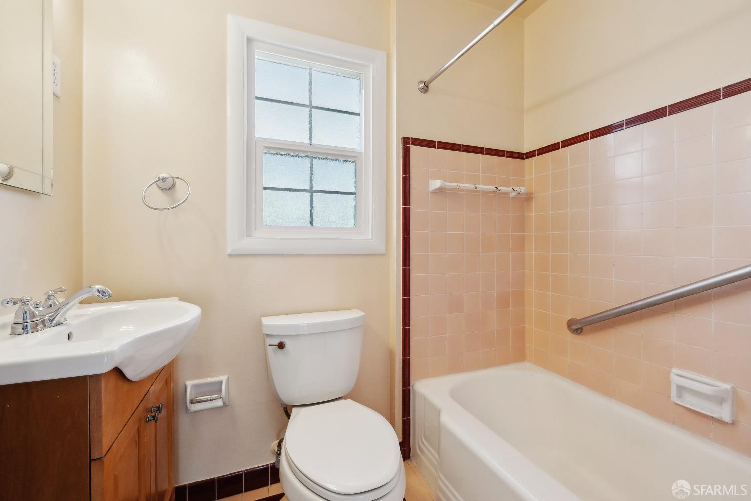Detail Gallery Image 9 of 20 For 556 Cherry Ave, San Bruno,  CA 94066 - 2 Beds | 1 Baths