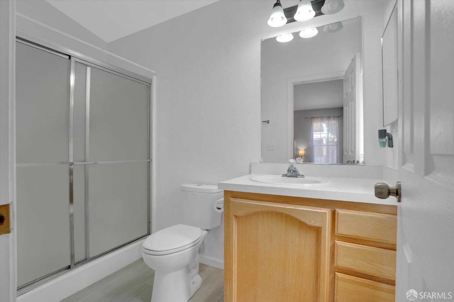 Detail Gallery Image 22 of 30 For 2240 Stillwell Dr, Hayward,  CA 94545 - 3 Beds | 2 Baths