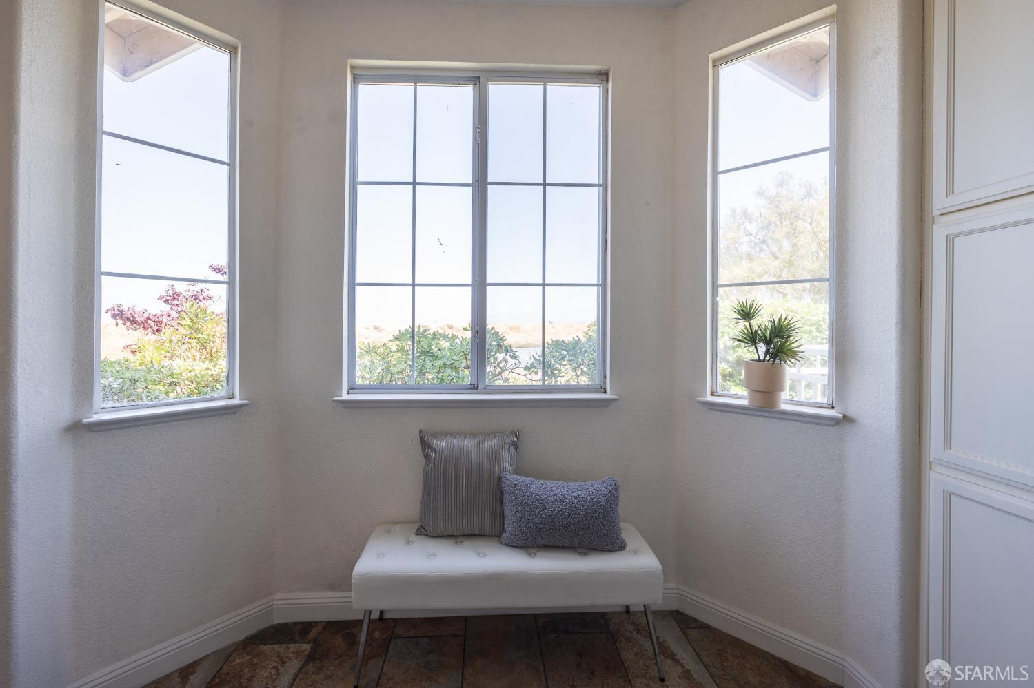 Detail Gallery Image 45 of 58 For 3044 Whisperwave Cir, Redwood City,  CA 94065 - 4 Beds | 2/1 Baths