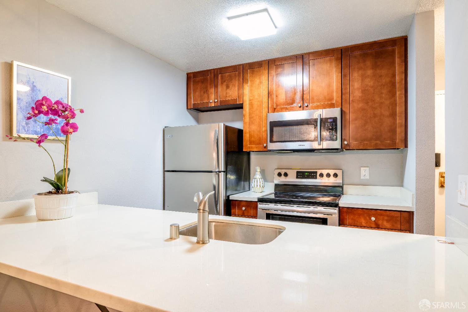 Detail Gallery Image 7 of 93 For 6148 Shelter Creek Ln, San Bruno,  CA 94066 - 1 Beds | 1 Baths