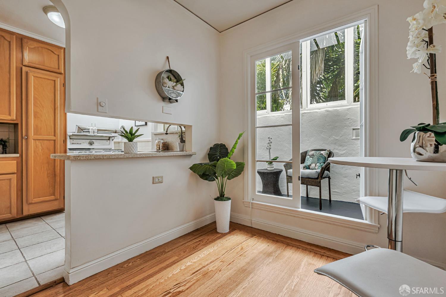 Detail Gallery Image 9 of 68 For 1722 Ortega St, San Francisco,  CA 94122 - 3 Beds | 2 Baths