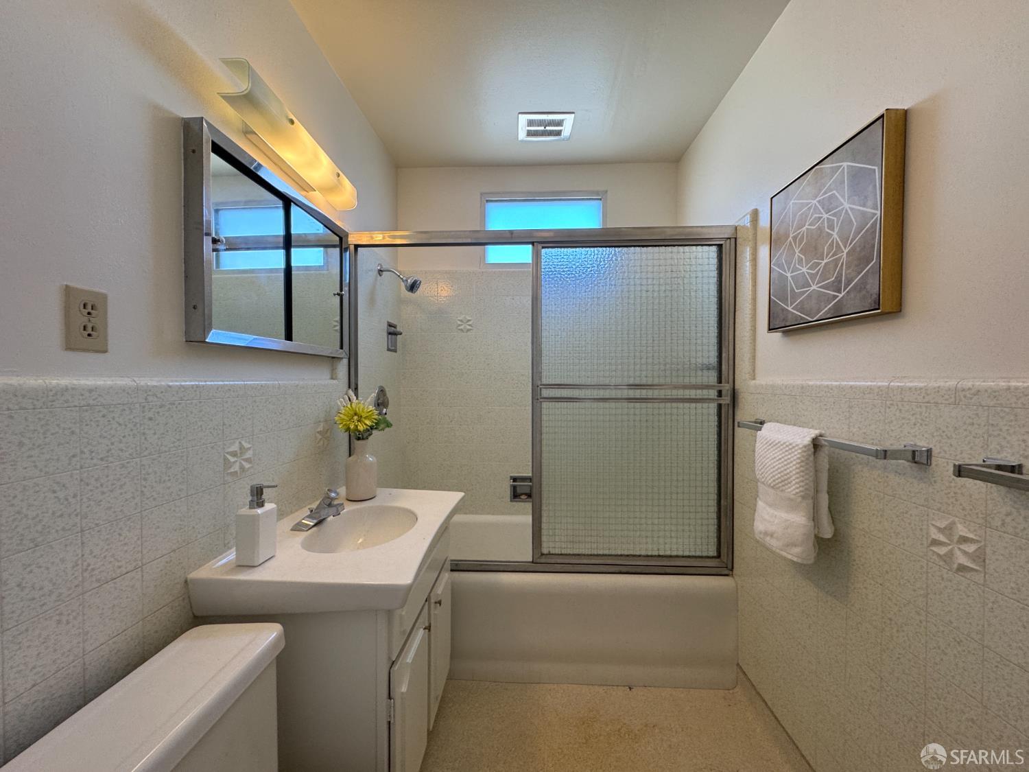Detail Gallery Image 11 of 45 For 400 Holyoke St, San Francisco,  CA 94127 - 3 Beds | 2 Baths