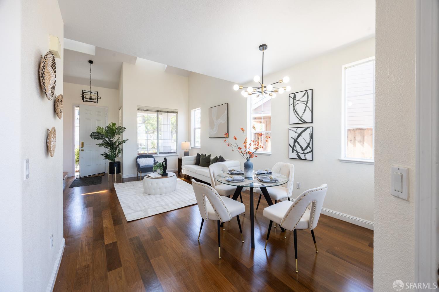 Detail Gallery Image 7 of 58 For 3044 Whisperwave Cir, Redwood City,  CA 94065 - 4 Beds | 2/1 Baths