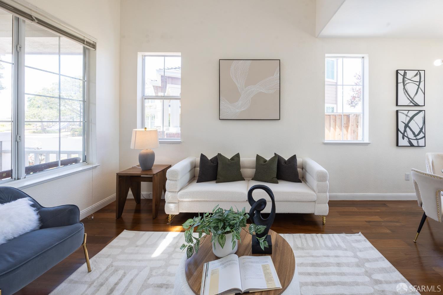 Detail Gallery Image 11 of 58 For 3044 Whisperwave Cir, Redwood City,  CA 94065 - 4 Beds | 2/1 Baths