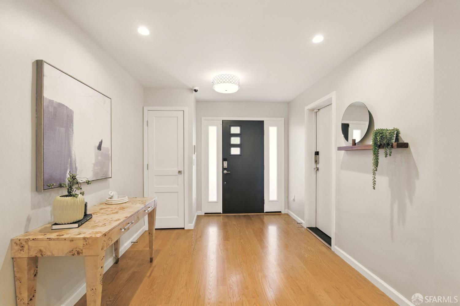 Detail Gallery Image 4 of 76 For 79 Meadowbrook Dr, San Francisco,  CA 94132 - 3 Beds | 2 Baths