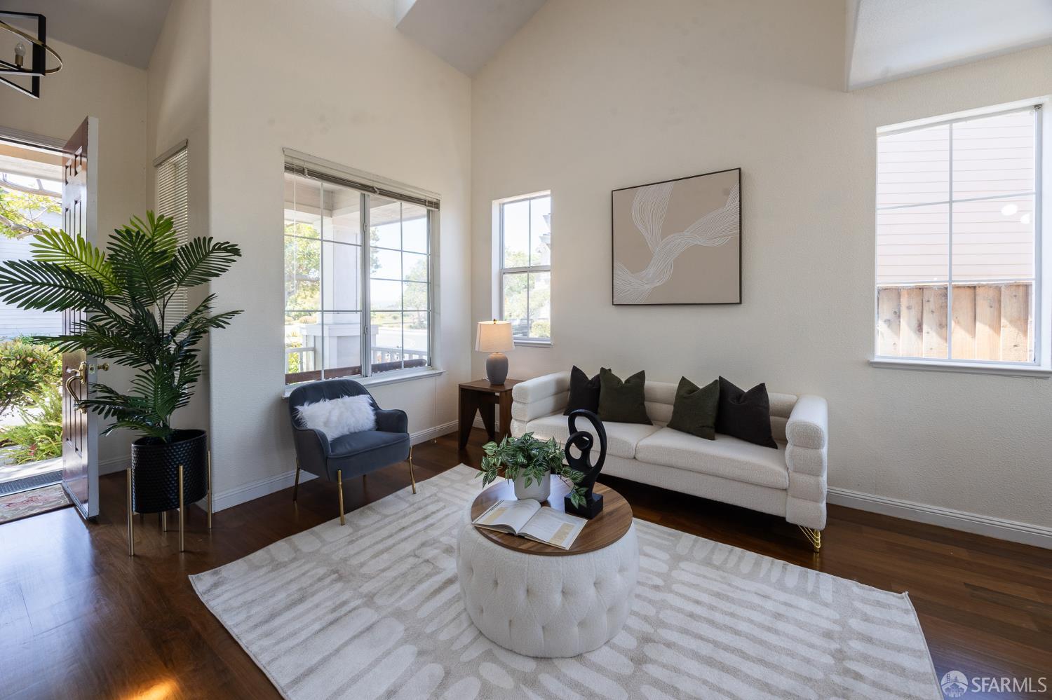 Detail Gallery Image 9 of 58 For 3044 Whisperwave Cir, Redwood City,  CA 94065 - 4 Beds | 2/1 Baths