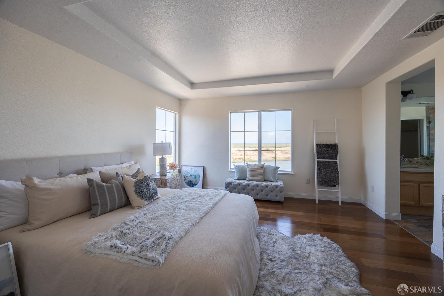 Detail Gallery Image 29 of 58 For 3044 Whisperwave Cir, Redwood City,  CA 94065 - 4 Beds | 2/1 Baths