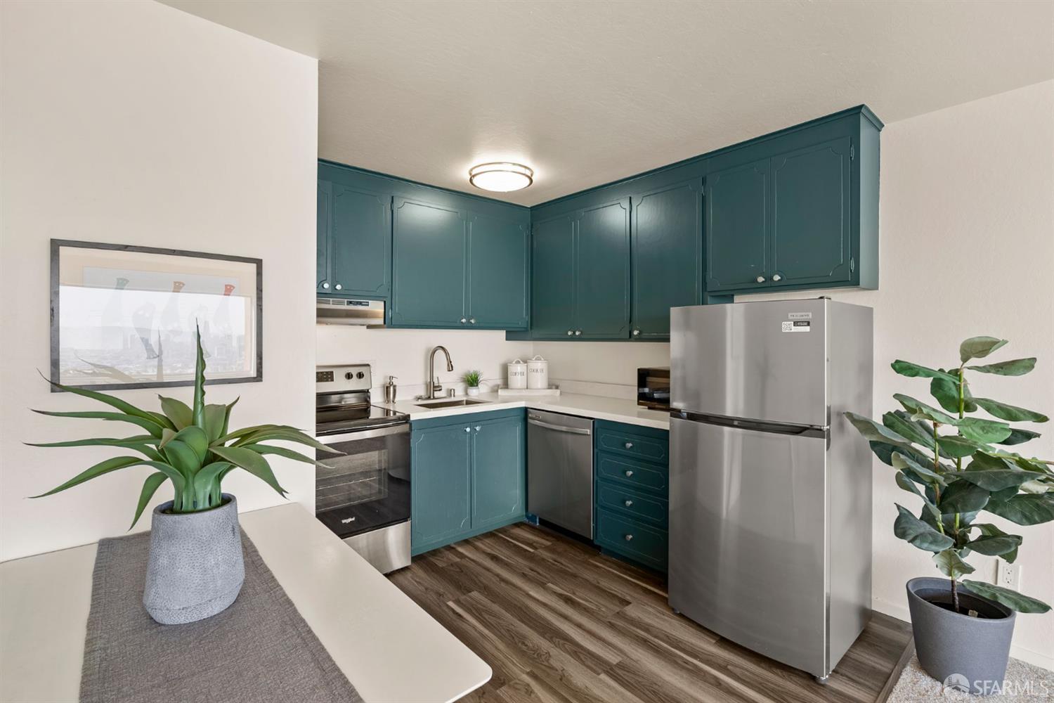 Detail Gallery Image 7 of 19 For 655 Corbett Ave #505,  San Francisco,  CA 94114 - 1 Beds | 1 Baths