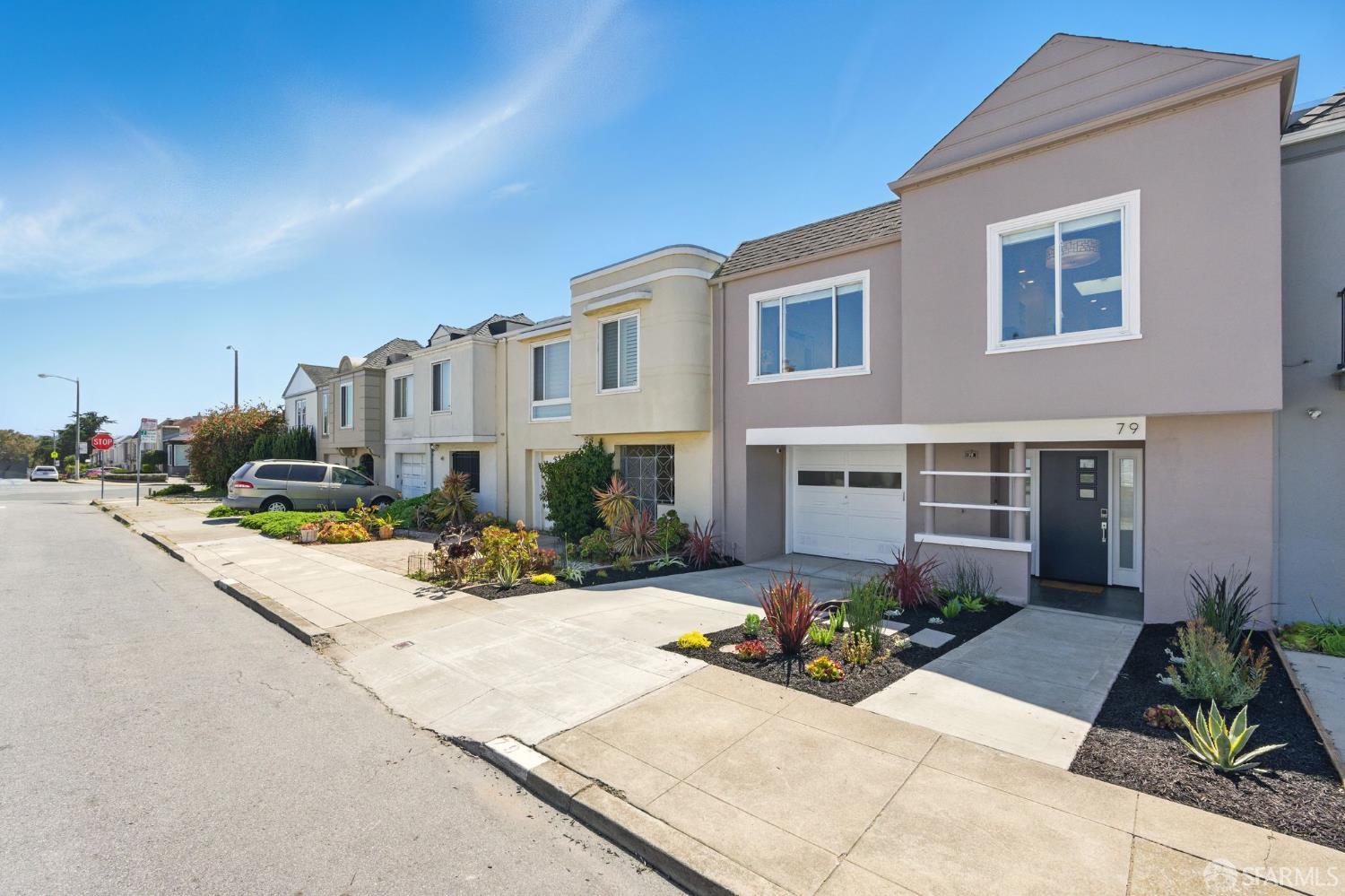 Detail Gallery Image 2 of 76 For 79 Meadowbrook Dr, San Francisco,  CA 94132 - 3 Beds | 2 Baths