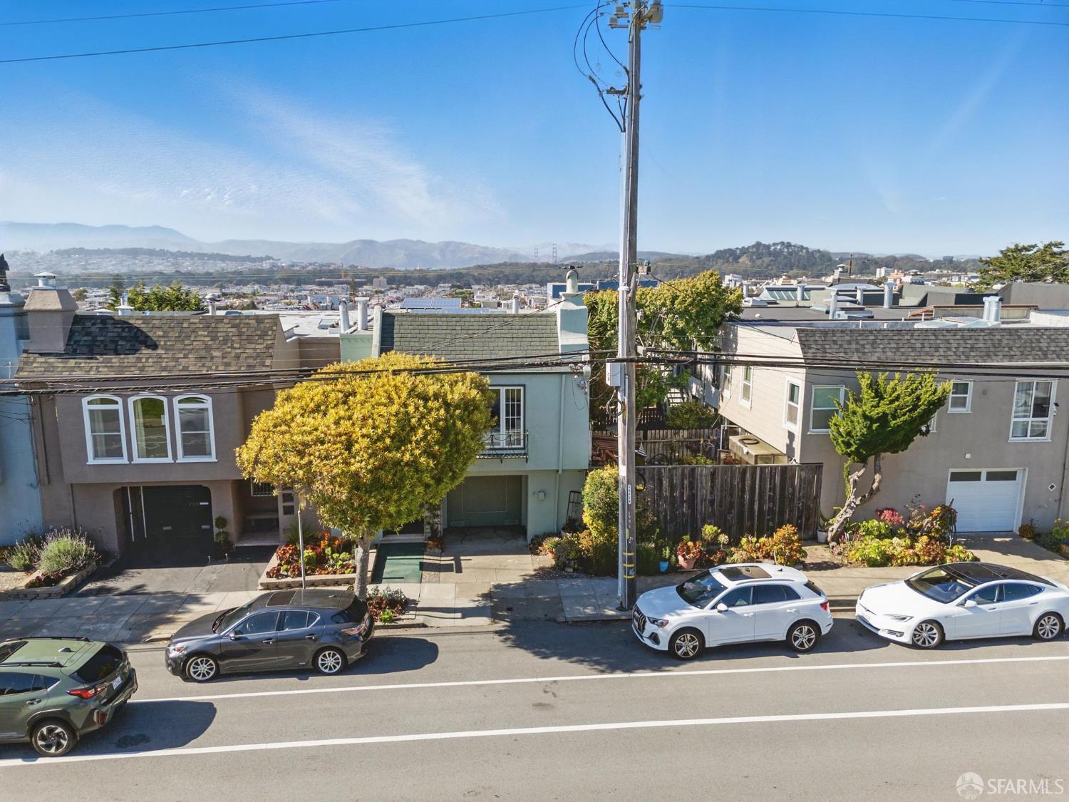 Detail Gallery Image 2 of 68 For 1722 Ortega St, San Francisco,  CA 94122 - 3 Beds | 2 Baths