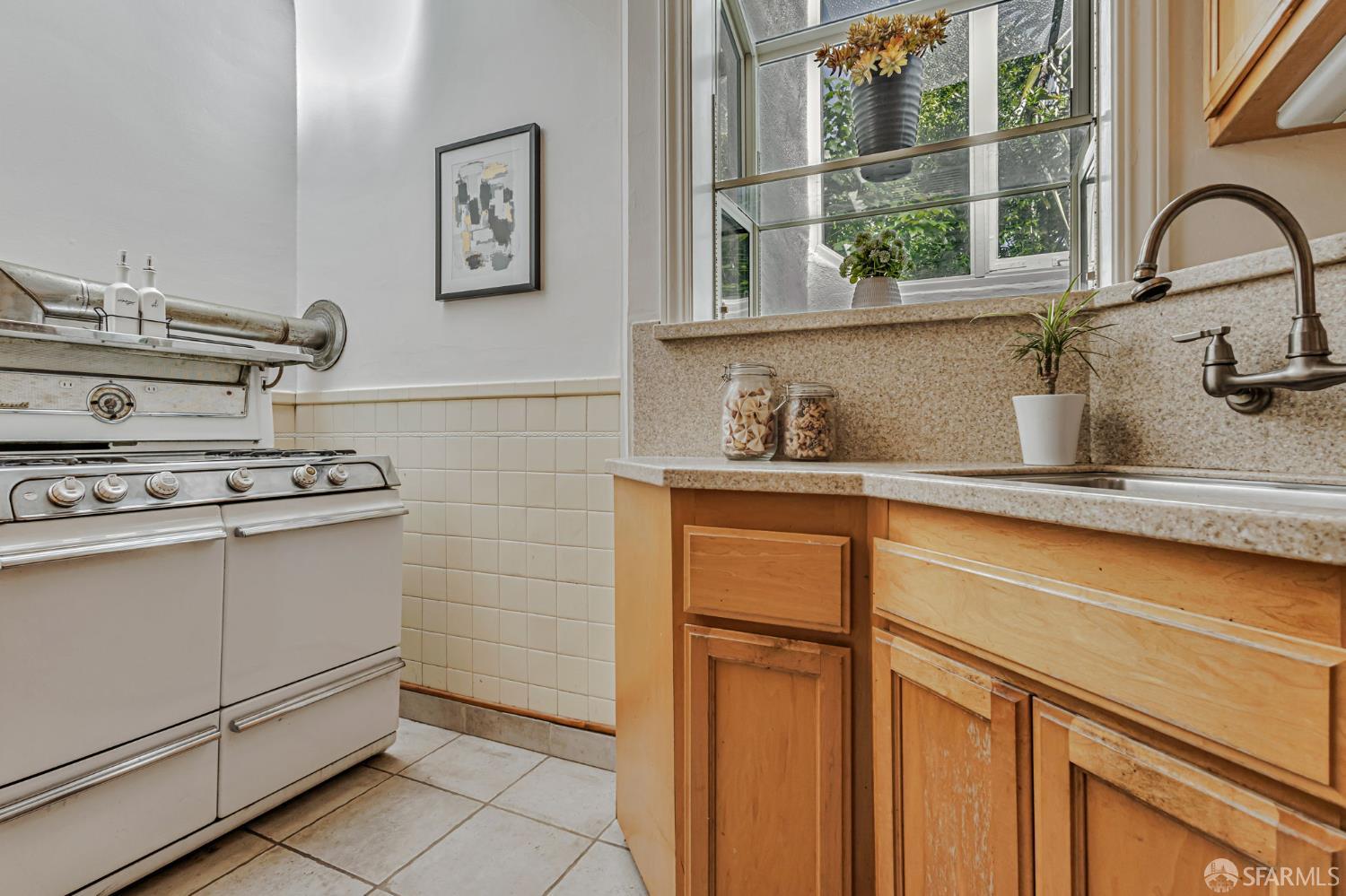 Detail Gallery Image 12 of 68 For 1722 Ortega St, San Francisco,  CA 94122 - 3 Beds | 2 Baths