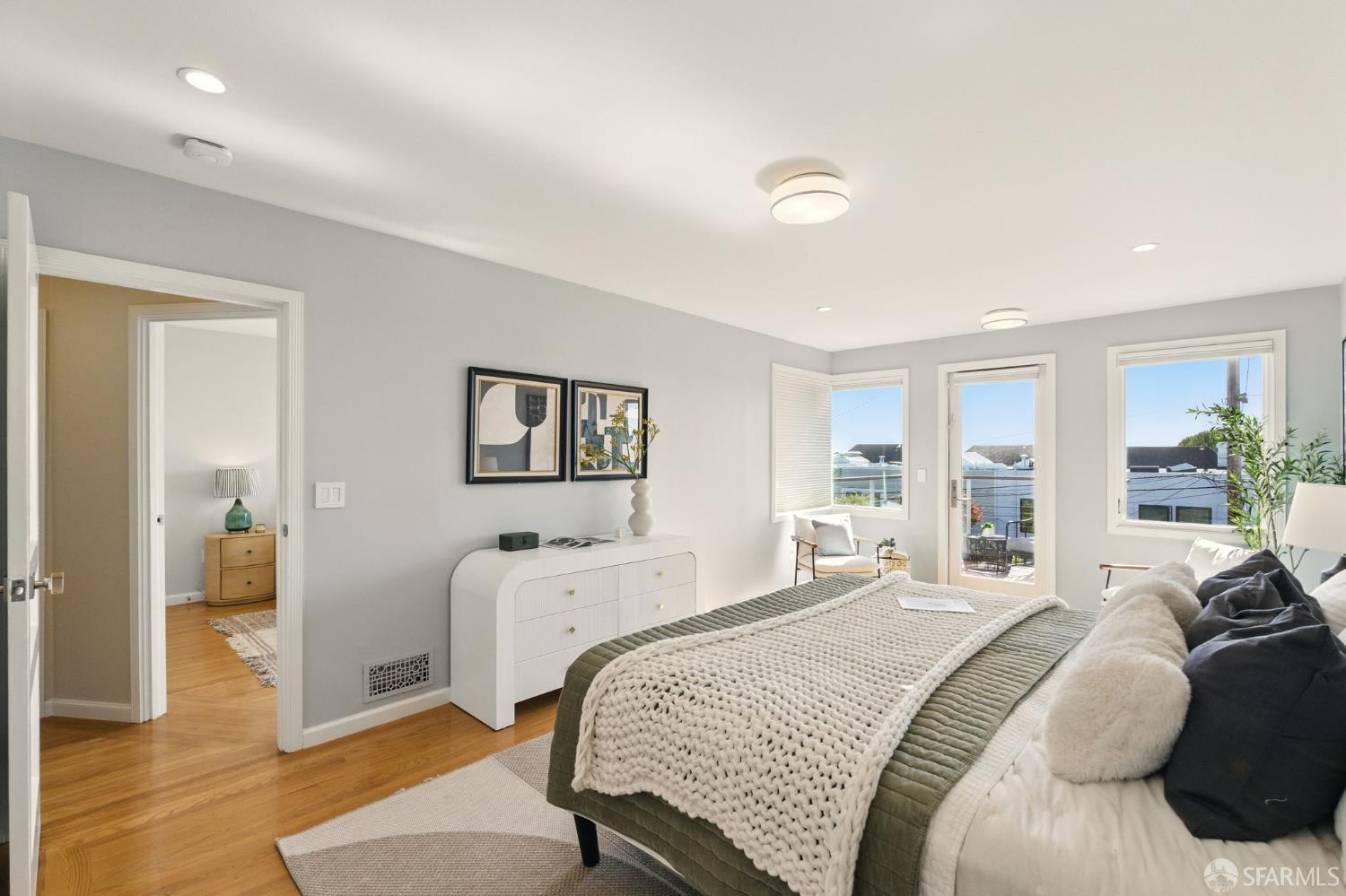 Detail Gallery Image 34 of 76 For 79 Meadowbrook Dr, San Francisco,  CA 94132 - 3 Beds | 2 Baths
