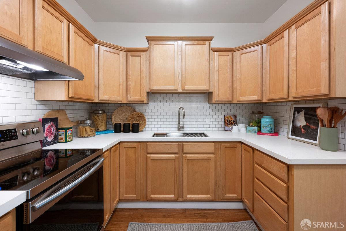 Detail Gallery Image 16 of 35 For 116 Lyon St #1,  San Francisco,  CA 94117 - 0 Beds | 1 Baths