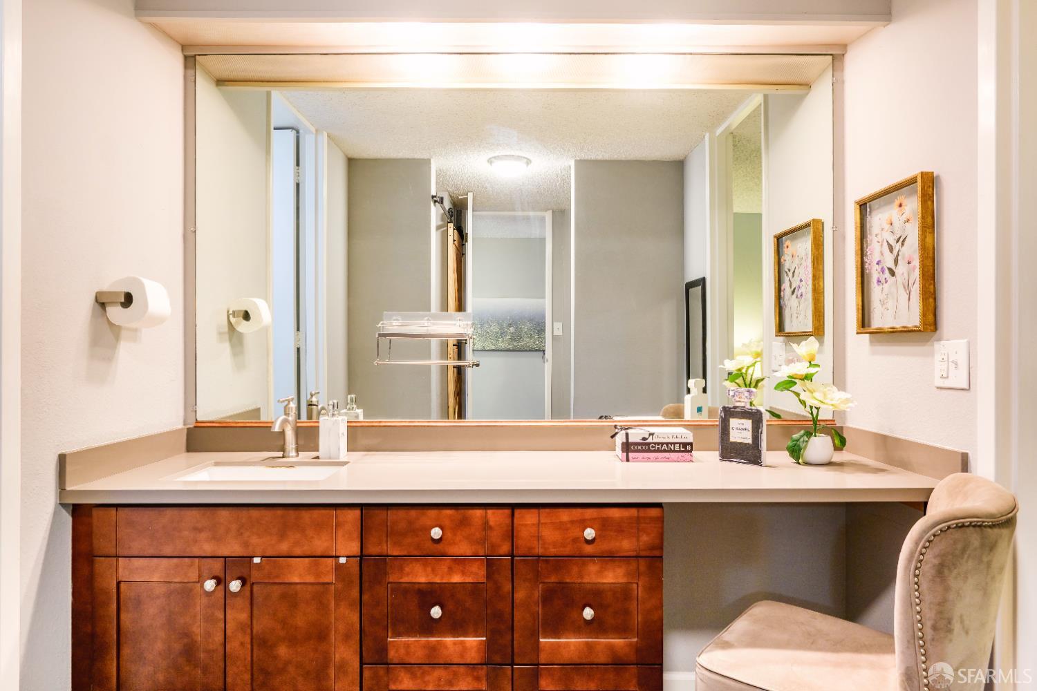 Detail Gallery Image 20 of 93 For 6148 Shelter Creek Ln, San Bruno,  CA 94066 - 1 Beds | 1 Baths
