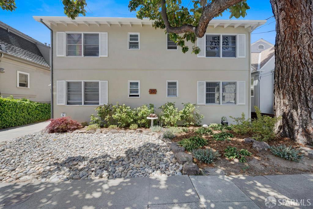 Detail Gallery Image 3 of 34 For 37 Lorton Ave, Burlingame,  CA 94010 - – Beds | – Baths