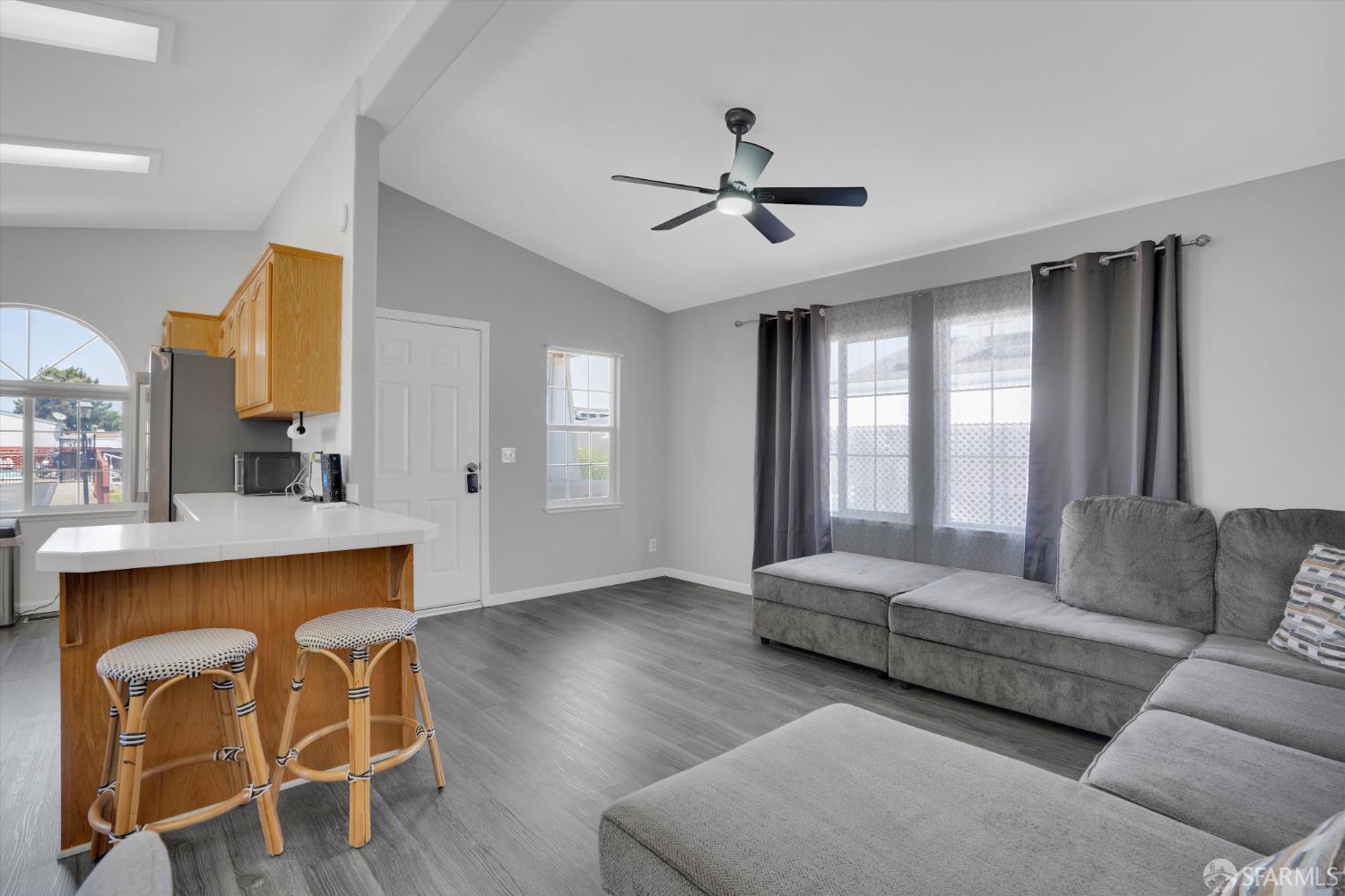 Detail Gallery Image 14 of 30 For 2240 Stillwell Dr, Hayward,  CA 94545 - 3 Beds | 2 Baths