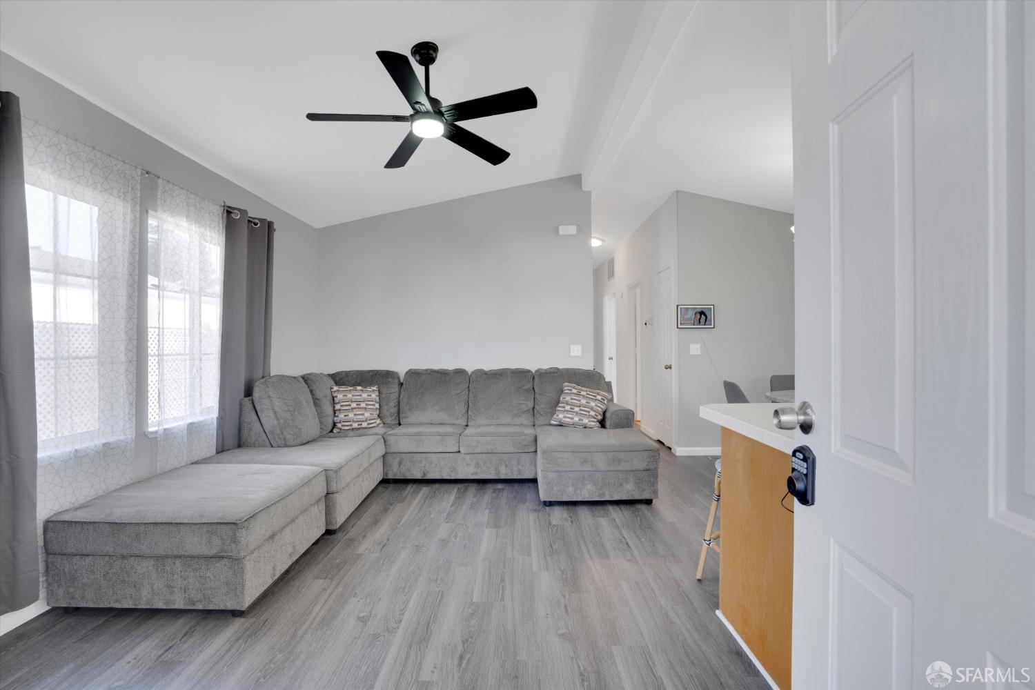 Detail Gallery Image 5 of 30 For 2240 Stillwell Dr, Hayward,  CA 94545 - 3 Beds | 2 Baths