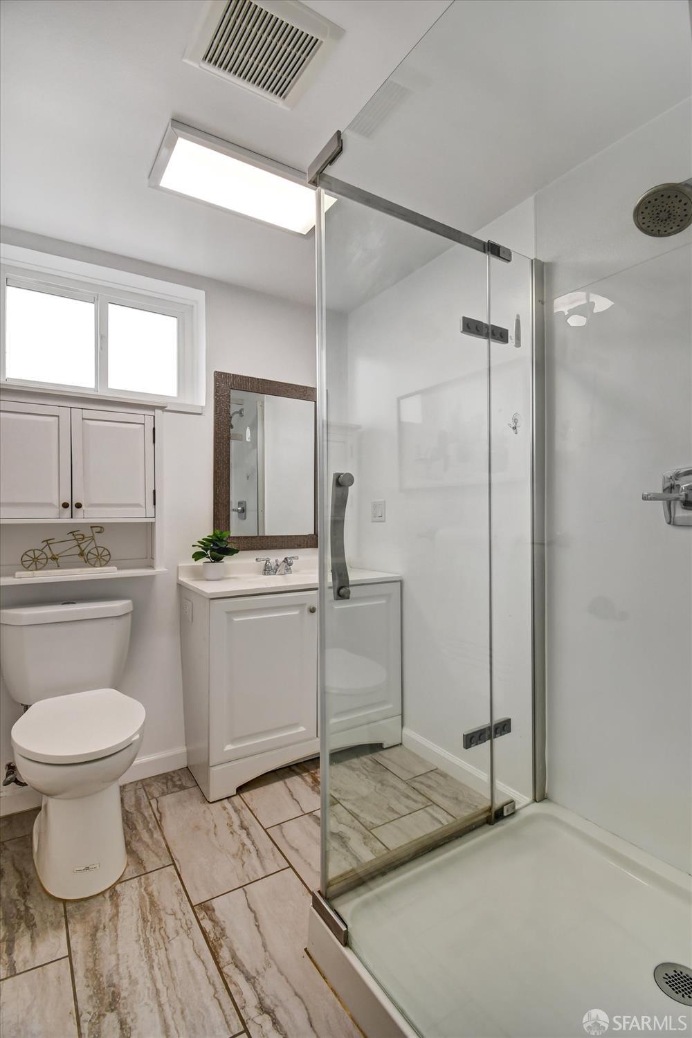 Detail Gallery Image 9 of 41 For 1675 Quint St, San Francisco,  CA 94124 - 3 Beds | 2 Baths