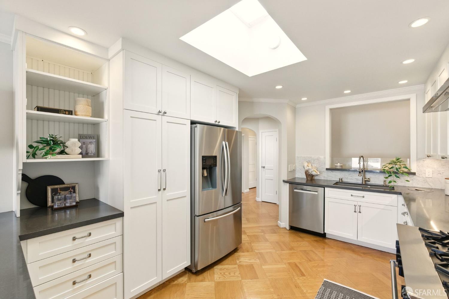 Detail Gallery Image 14 of 76 For 79 Meadowbrook Dr, San Francisco,  CA 94132 - 3 Beds | 2 Baths