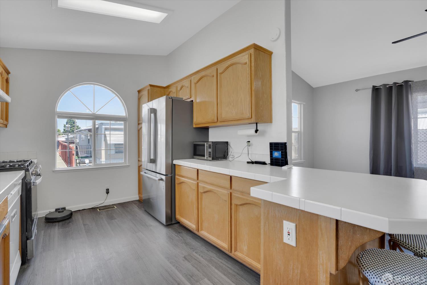 Detail Gallery Image 9 of 30 For 2240 Stillwell Dr, Hayward,  CA 94545 - 3 Beds | 2 Baths