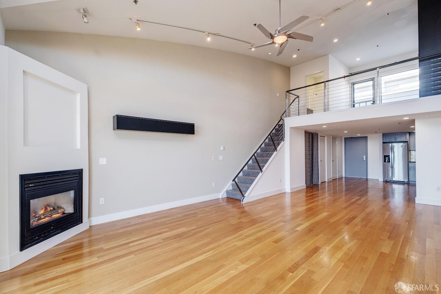 Detail Gallery Image 3 of 17 For 1047 Mississippi St, San Francisco,  CA 94107 - 1 Beds | 1/1 Baths