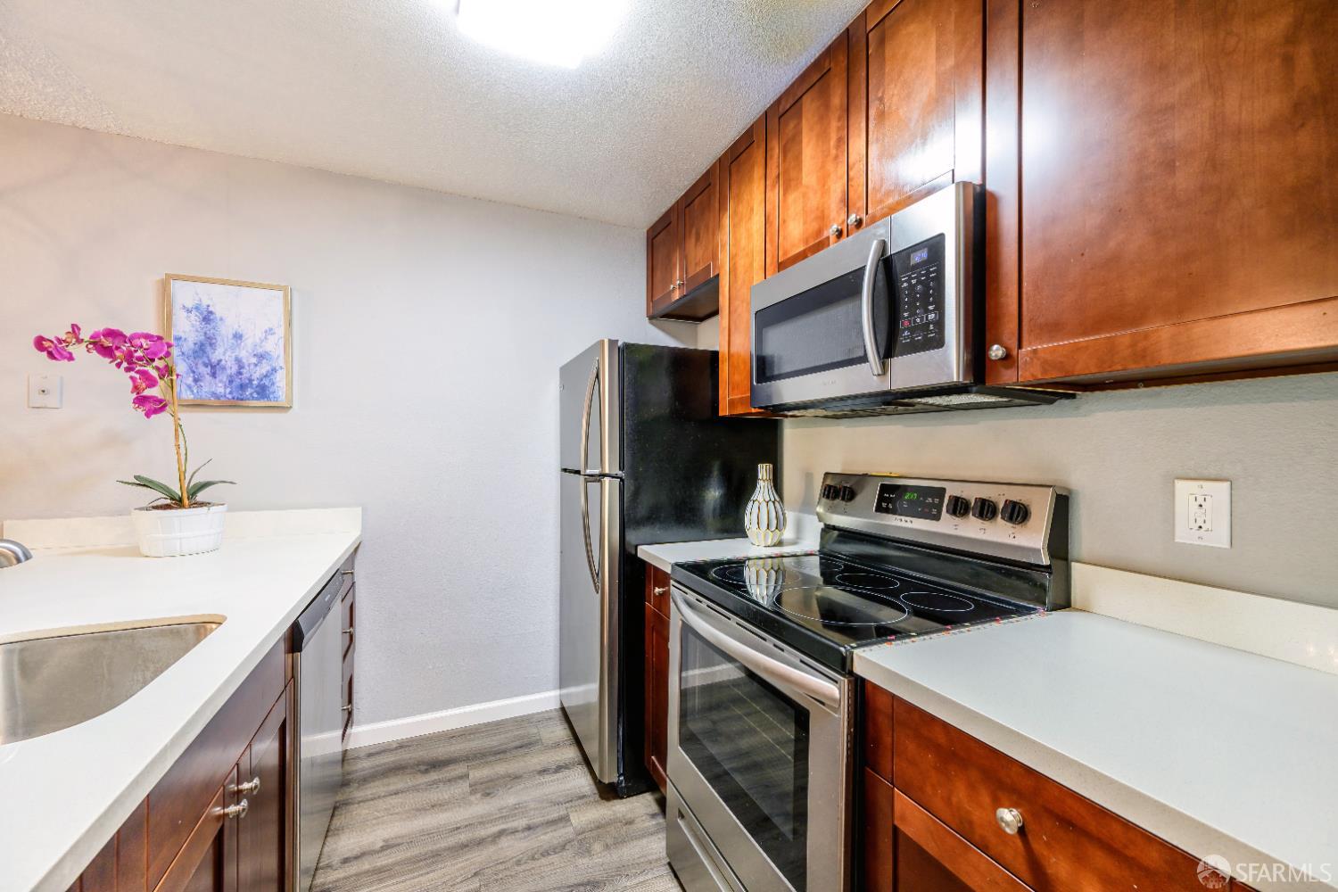 Detail Gallery Image 10 of 93 For 6148 Shelter Creek Ln, San Bruno,  CA 94066 - 1 Beds | 1 Baths