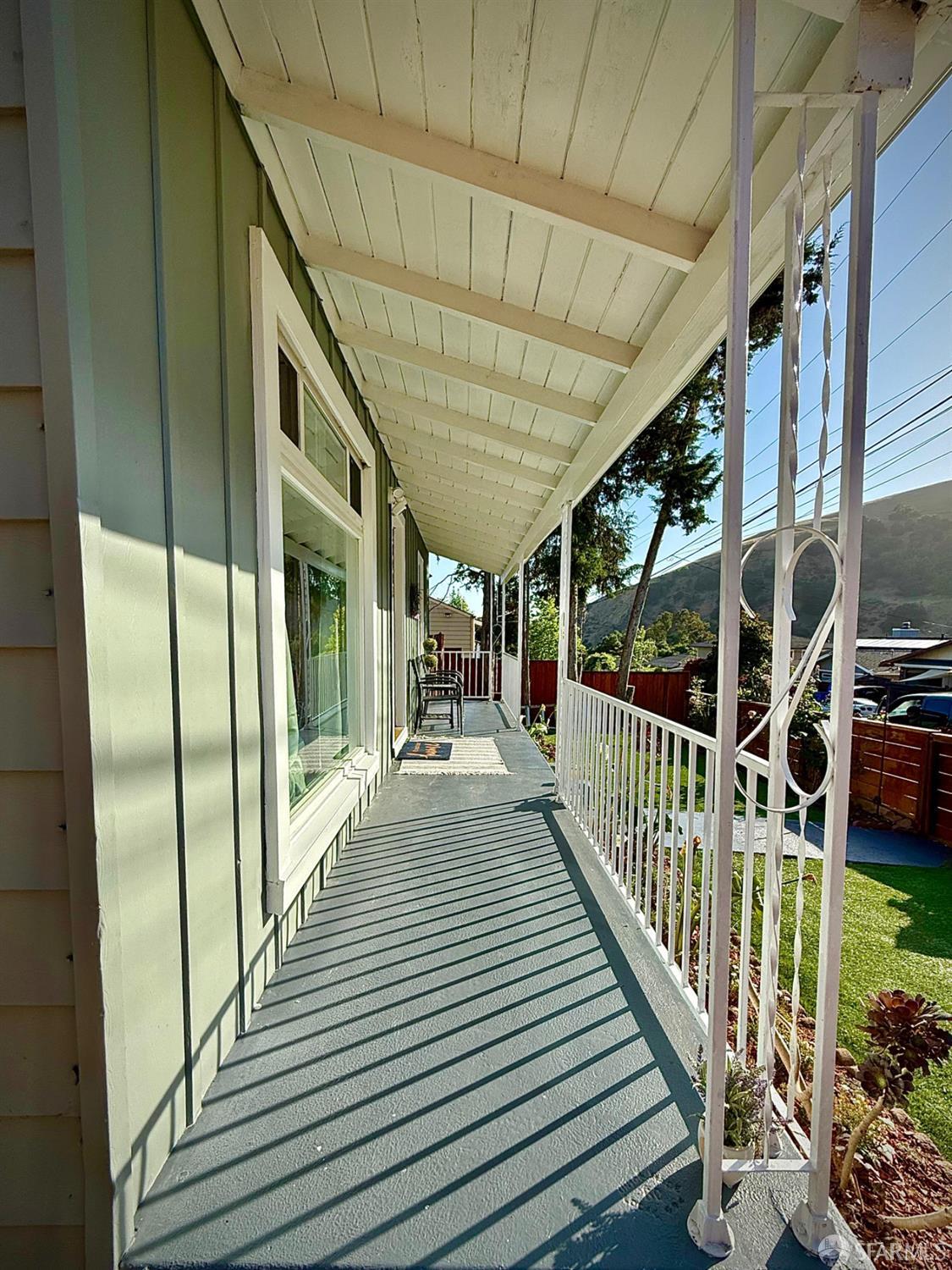 Detail Gallery Image 3 of 19 For 38002 Stenhammer Dr, Fremont,  CA 94536 - 6 Beds | 3 Baths