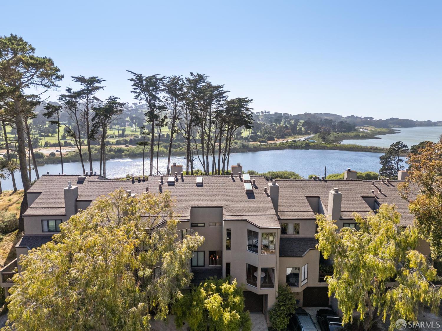 Detail Gallery Image 4 of 77 For 112 S Lake Merced Hls, San Francisco,  CA 94132 - 3 Beds | 2/1 Baths