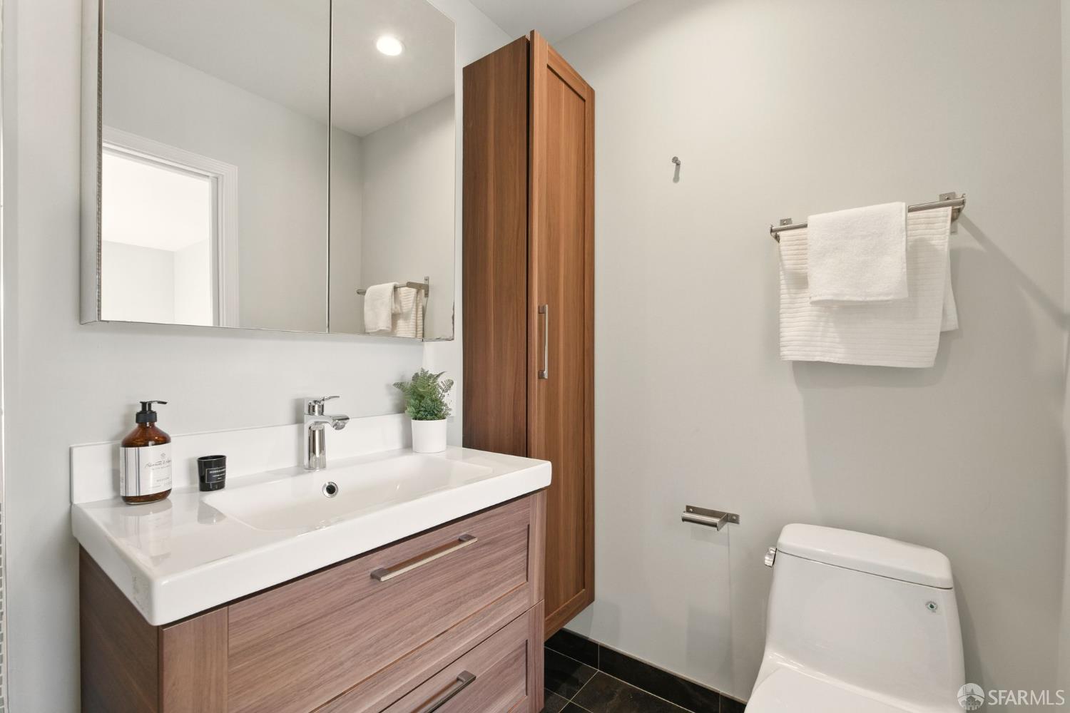 Detail Gallery Image 45 of 76 For 79 Meadowbrook Dr, San Francisco,  CA 94132 - 3 Beds | 2 Baths