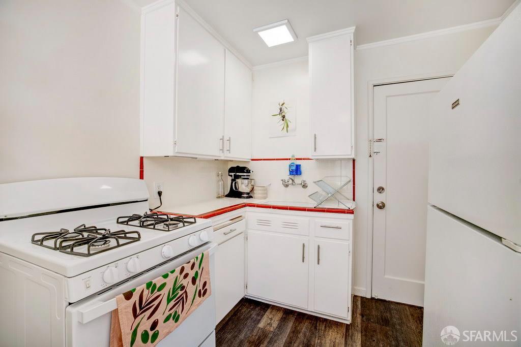 Detail Gallery Image 19 of 34 For 37 Lorton Ave, Burlingame,  CA 94010 - – Beds | – Baths