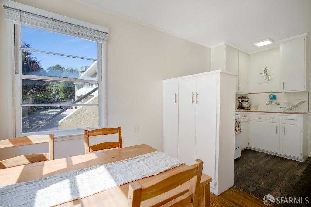 Detail Gallery Image 18 of 34 For 37 Lorton Ave, Burlingame,  CA 94010 - – Beds | – Baths