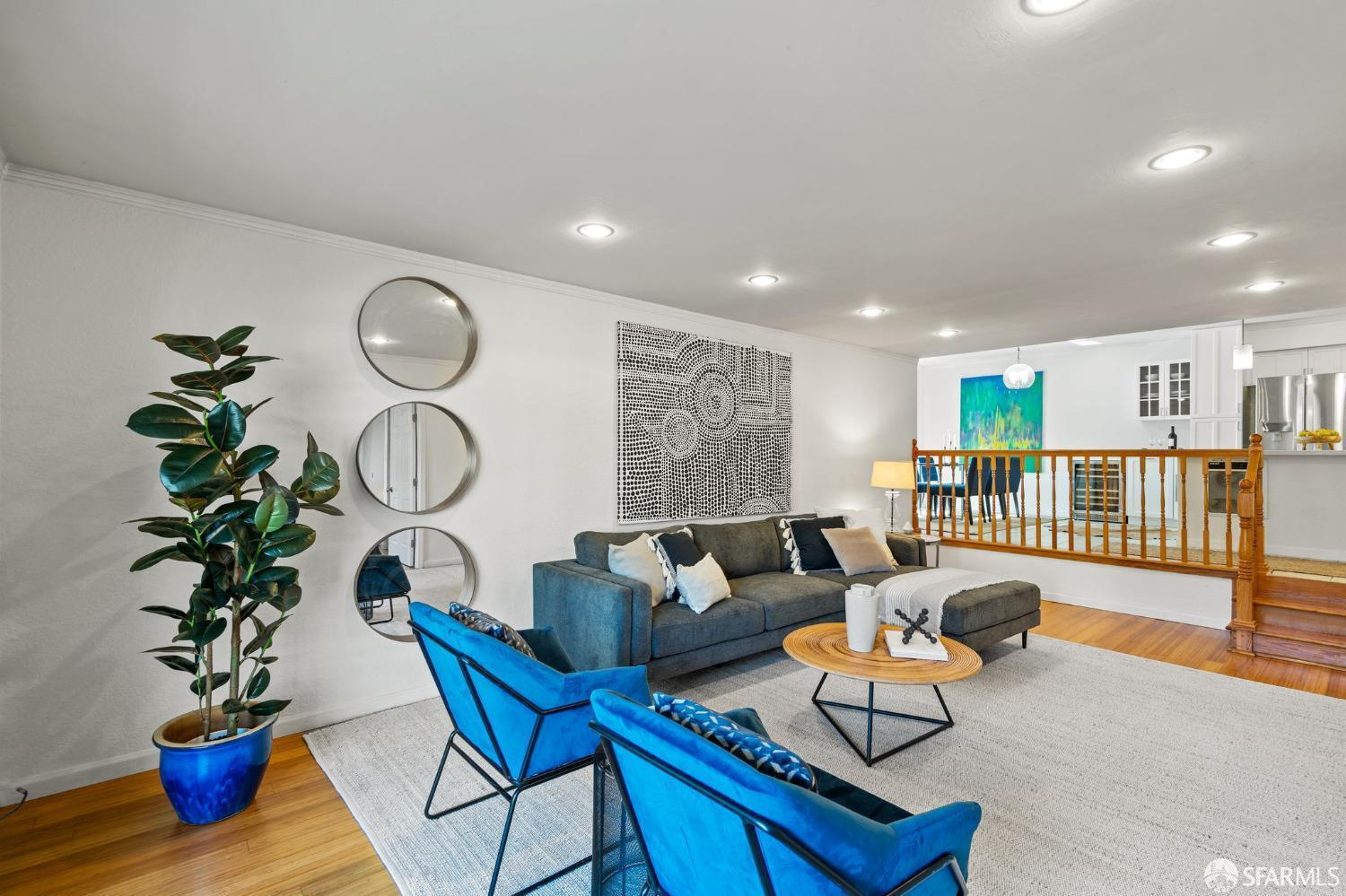 Detail Gallery Image 2 of 30 For 466 Crescent St #114,  Oakland,  CA 94610 - 3 Beds | 2 Baths
