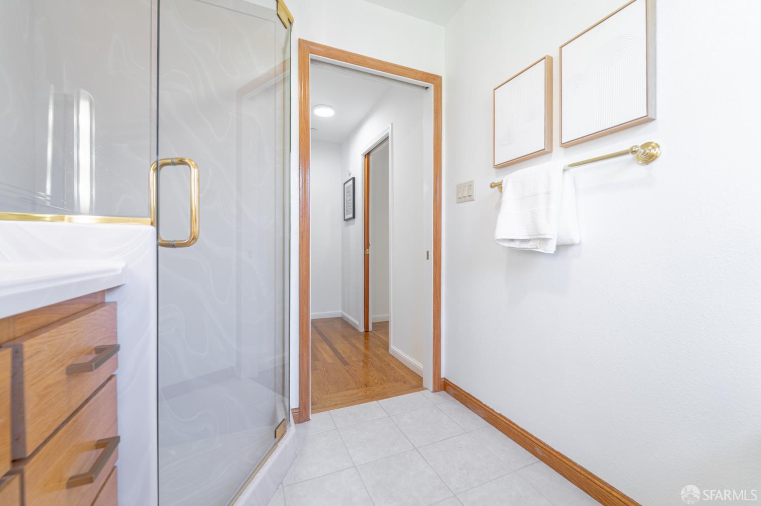 Detail Gallery Image 4 of 44 For 2514 Alameda De Las Pulgas, San Mateo,  CA 94403 - 3 Beds | 2 Baths