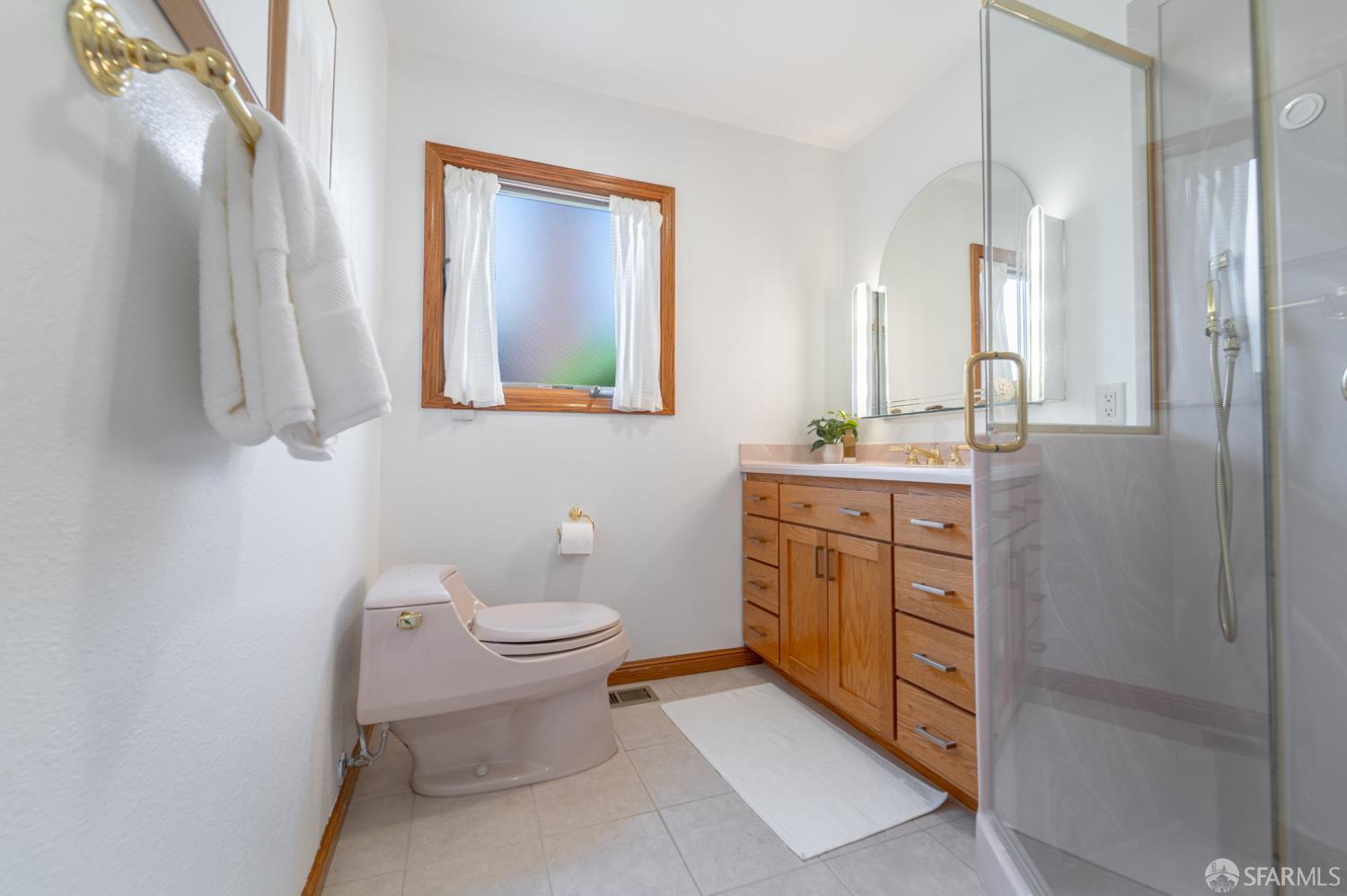 Detail Gallery Image 3 of 44 For 2514 Alameda De Las Pulgas, San Mateo,  CA 94403 - 3 Beds | 2 Baths