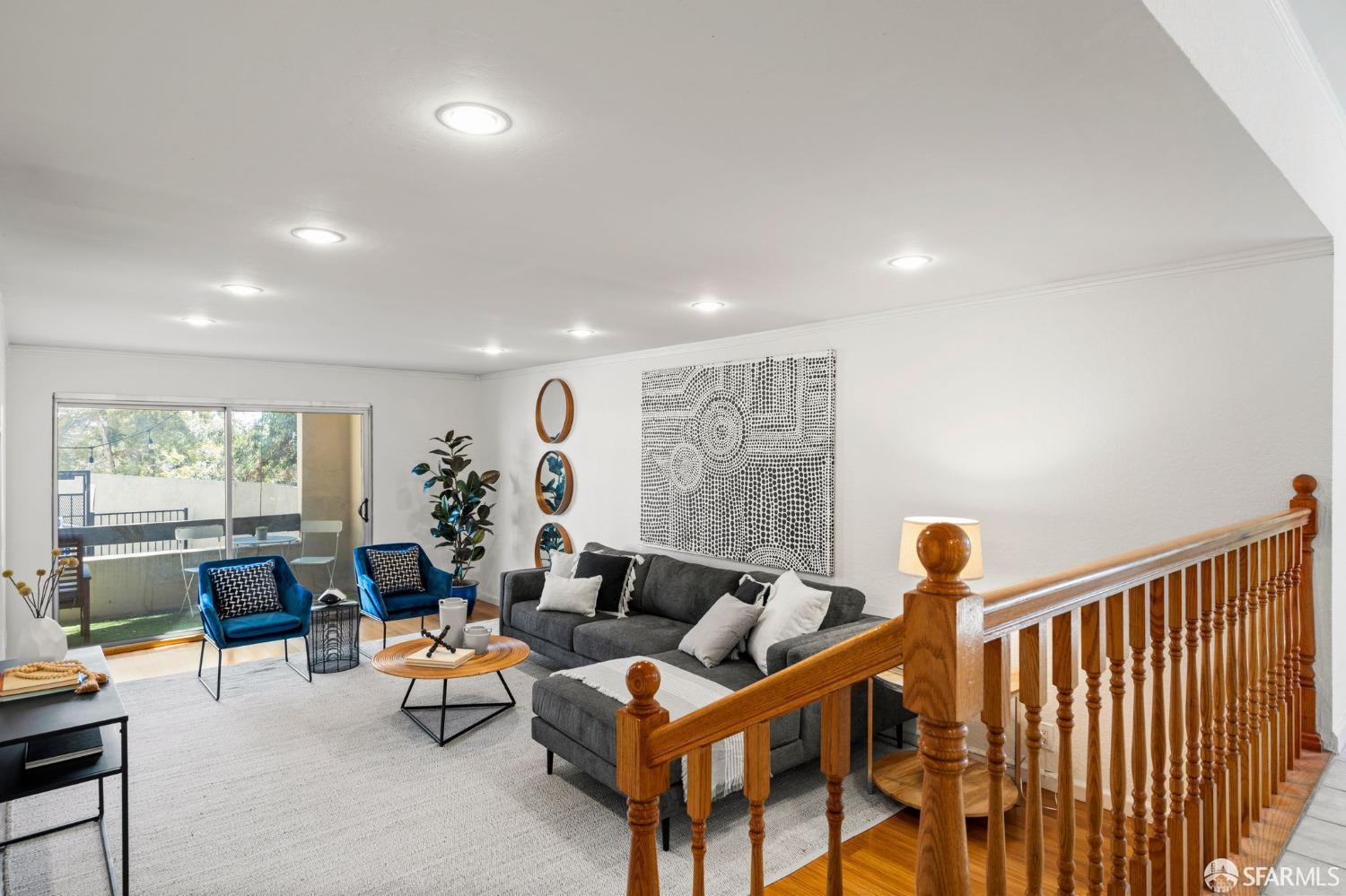 Detail Gallery Image 3 of 30 For 466 Crescent St #114,  Oakland,  CA 94610 - 3 Beds | 2 Baths