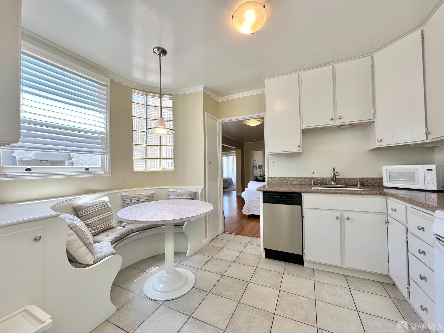 Detail Gallery Image 3 of 15 For 2006 Laguna St #2012,  San Francisco,  CA 94115 - 2 Beds | 1 Baths