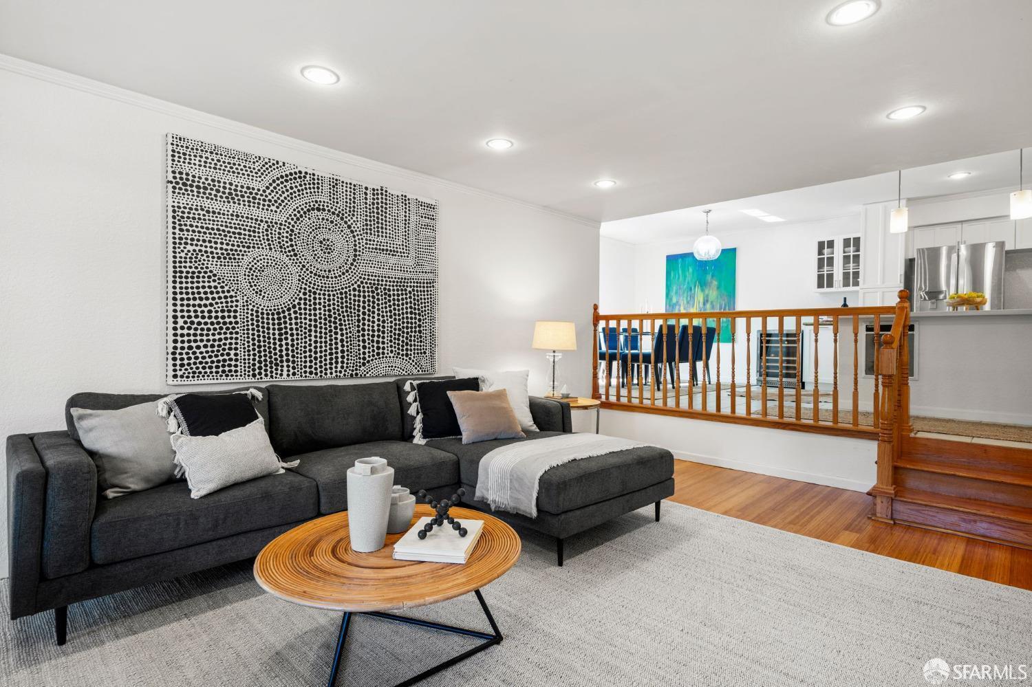 Detail Gallery Image 4 of 30 For 466 Crescent St #114,  Oakland,  CA 94610 - 3 Beds | 2 Baths