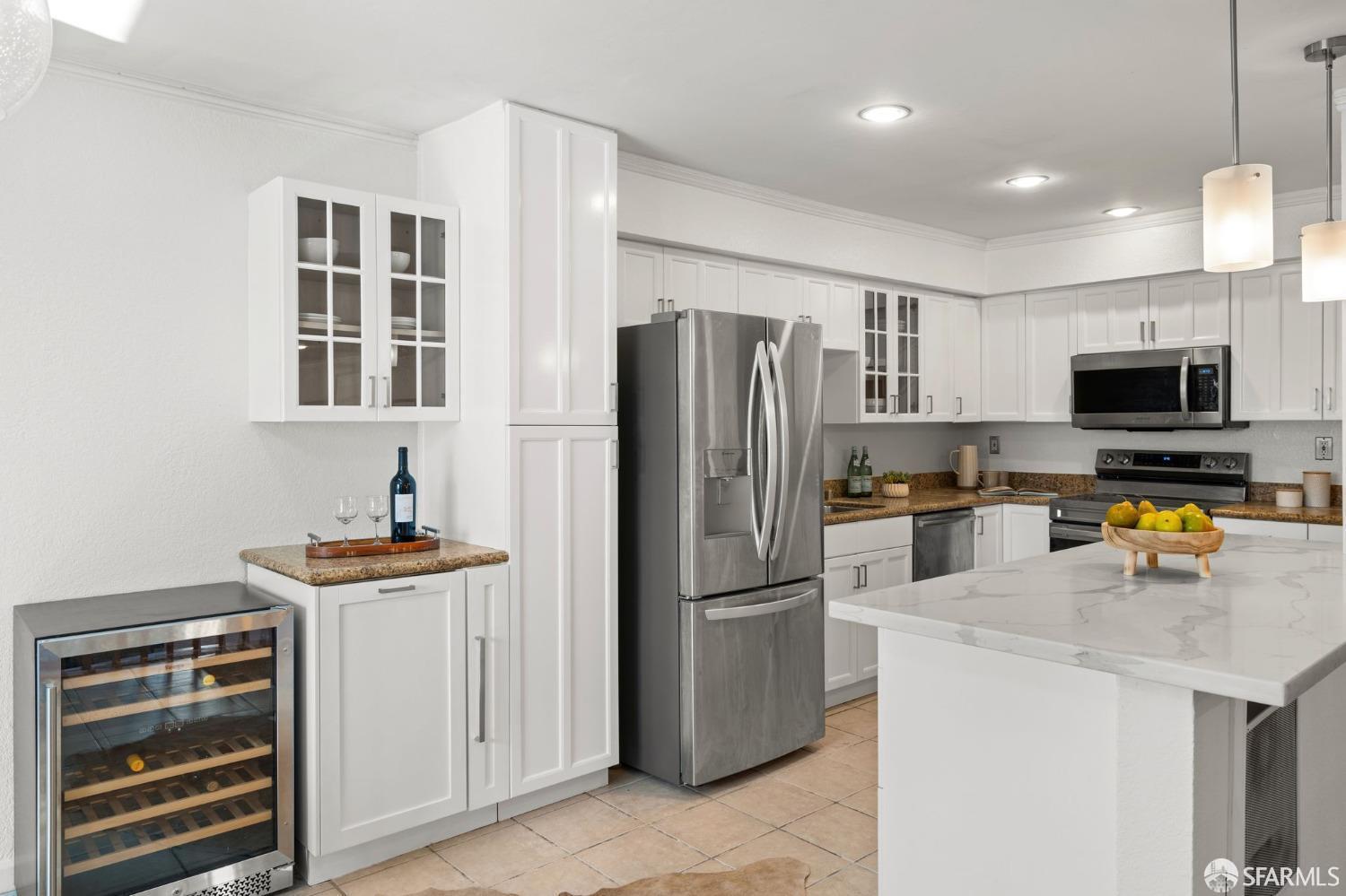 Detail Gallery Image 9 of 30 For 466 Crescent St #114,  Oakland,  CA 94610 - 3 Beds | 2 Baths
