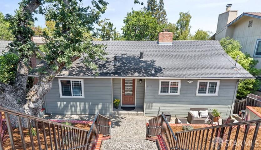 Detail Gallery Image 1 of 28 For 3572 Altamont Way, Redwood City,  CA 94062 - 3 Beds | 2 Baths